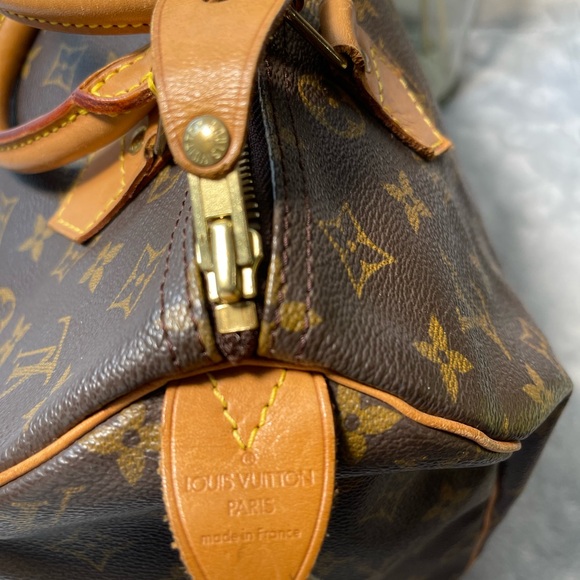 ❤️💕Speedy 30 with lock and Key💕❤️ preloved and 💯 Authentic - Picture 10 of 17